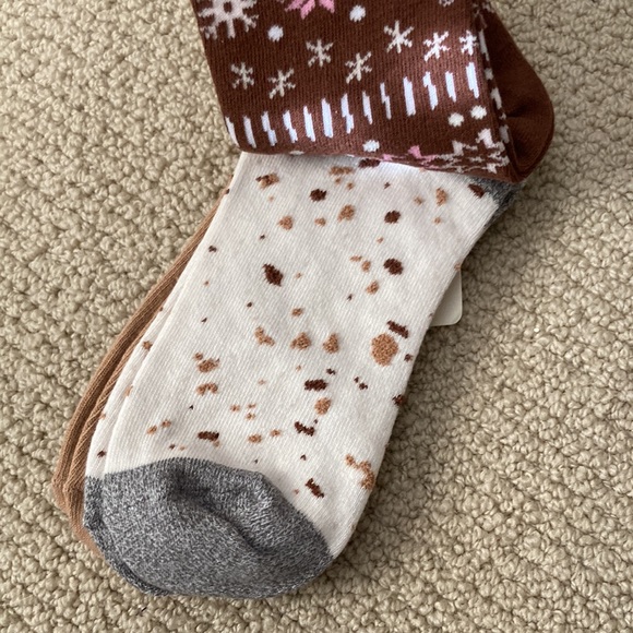 Aerie Women’s Ankle Socks Pack of Three Brown White Tan O/S One Size Cotton NWT - Picture 3 of 6